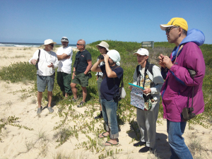 �������i